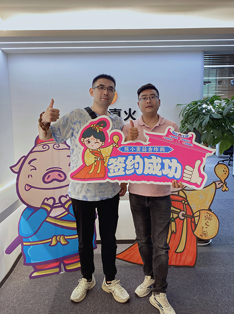 賀|陳小蠻蒜香炸雞又簽約西安金地廣場店